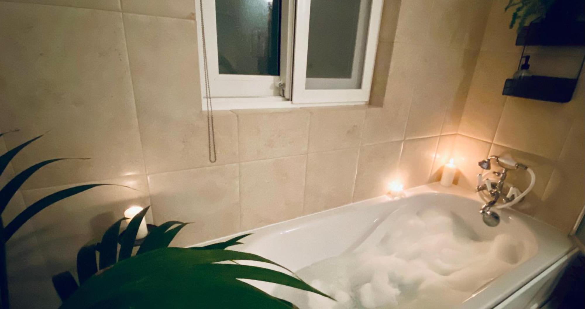 Апартаменты Free Breakfast, Pool, Spacious Aircon Hideaway Моста Экстерьер фото
